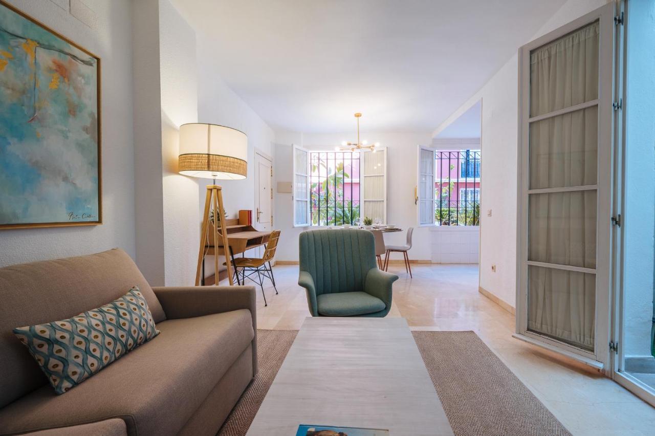 Lirio Suite Apartment - Private Parking Included Siviglia Esterno foto