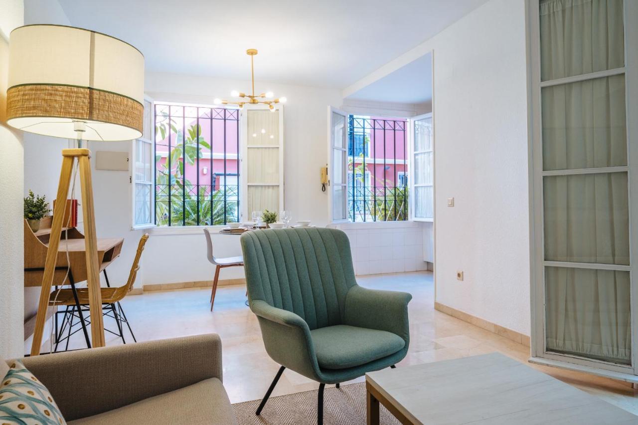Lirio Suite Apartment - Private Parking Included Siviglia Esterno foto