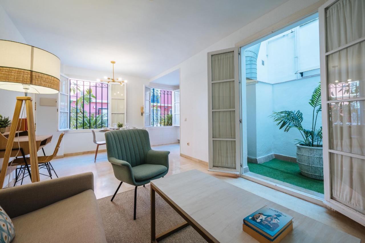 Lirio Suite Apartment - Private Parking Included Siviglia Esterno foto