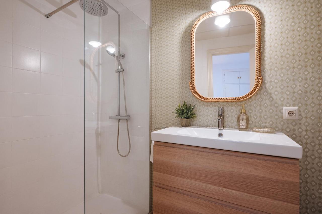 Lirio Suite Apartment - Private Parking Included Siviglia Esterno foto