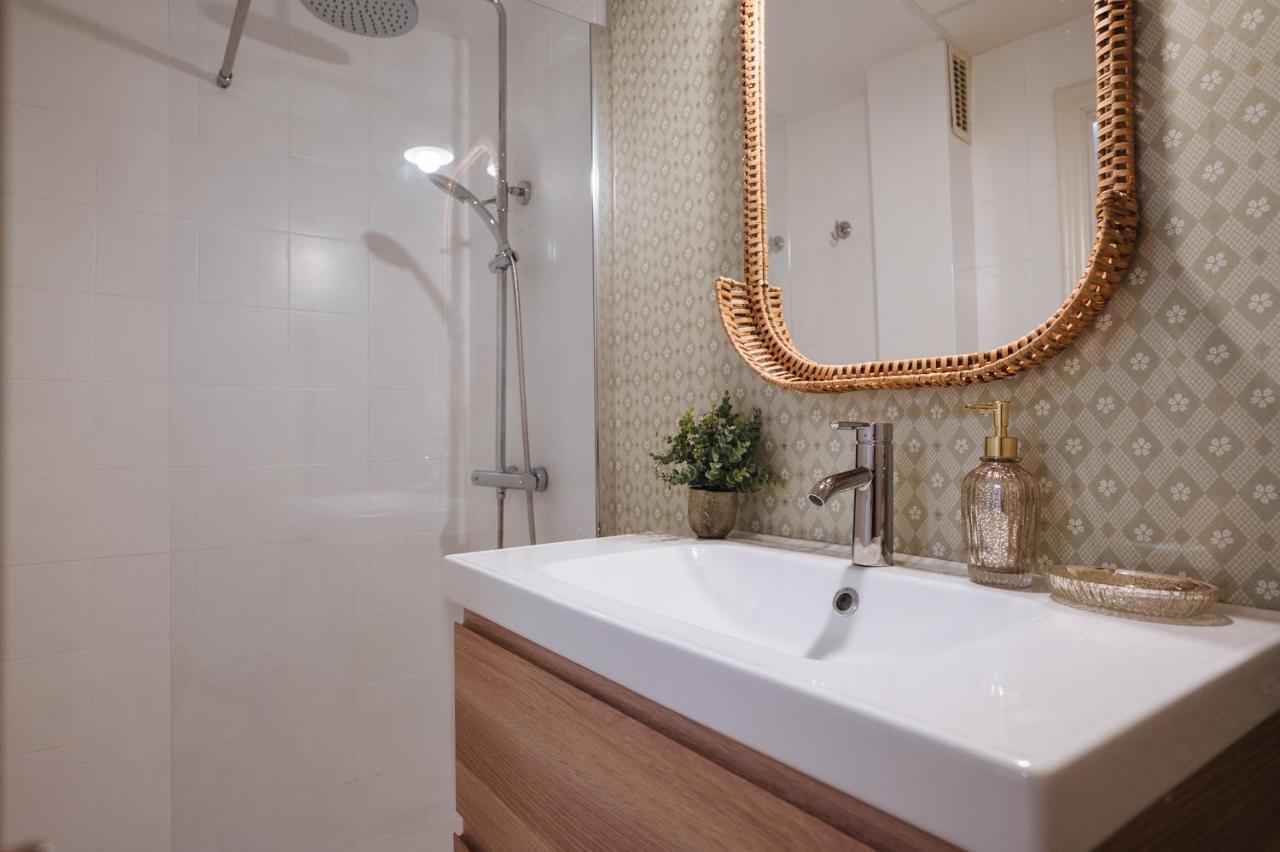 Lirio Suite Apartment - Private Parking Included Siviglia Esterno foto